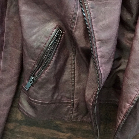 Blu pepper pleather jacket burgundy only wore once - Picture 4 of 8